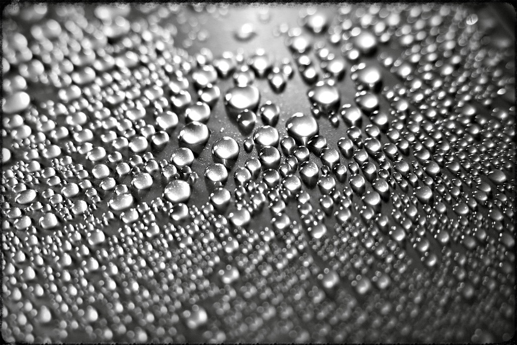 Drops of water by lmsa