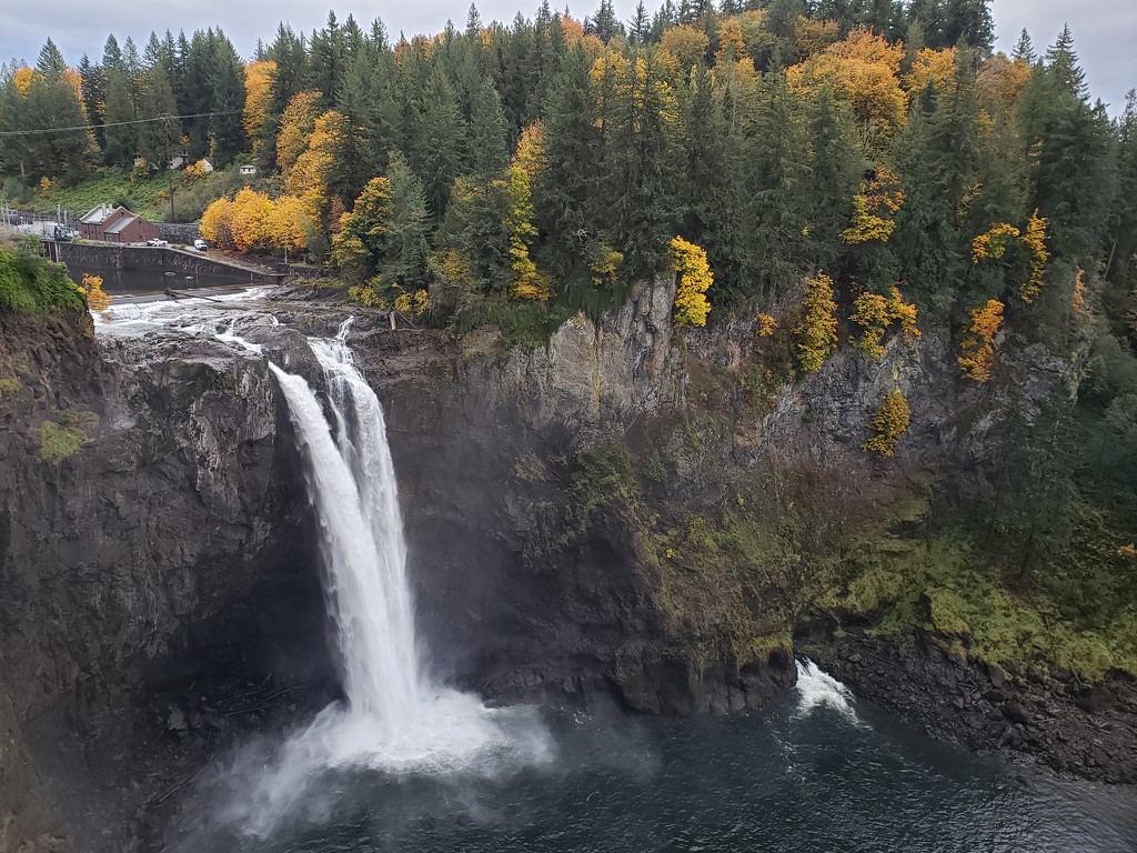 Snoqualmie Falls by mariaostrowski