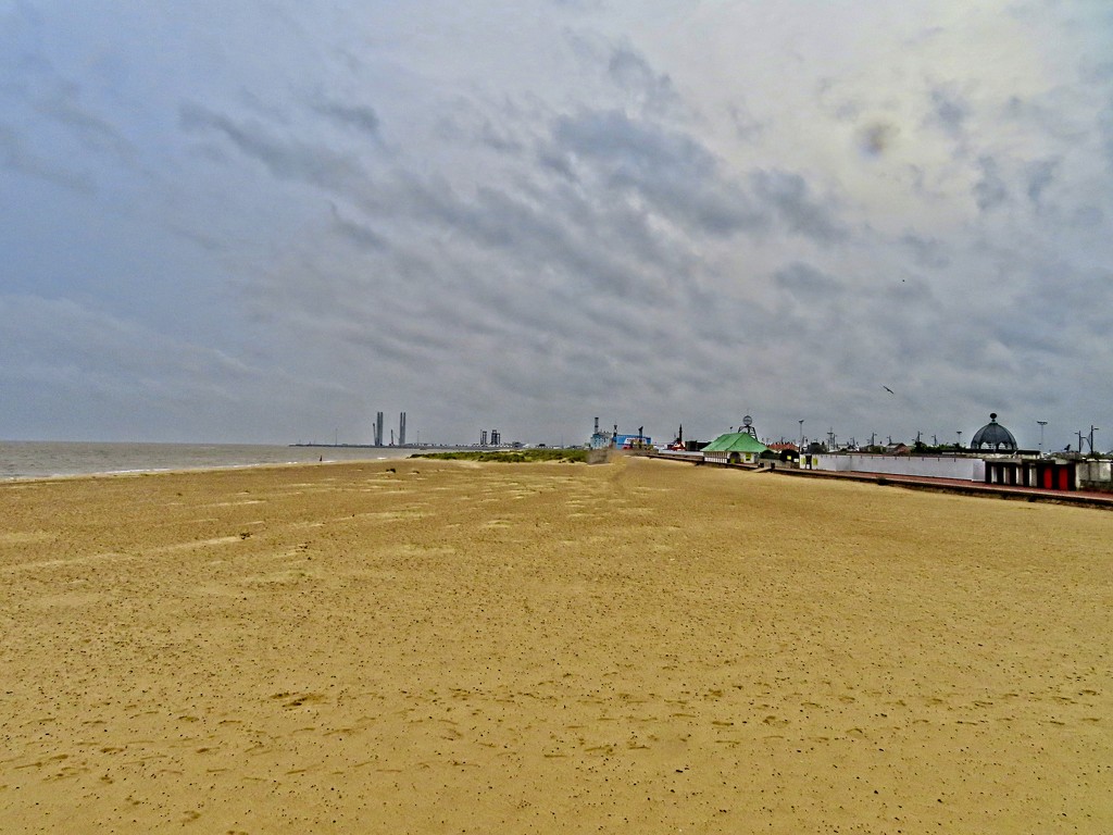 Sands of Great Yarmouth by billyboy