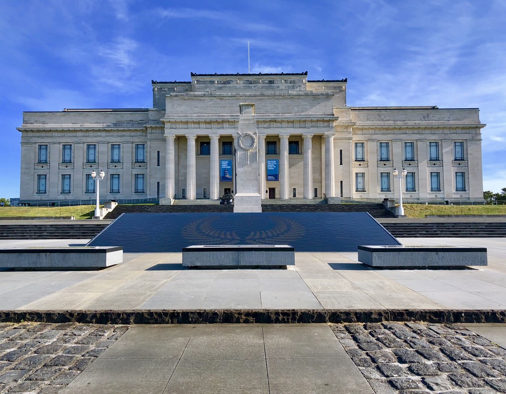 Auckland War Memorial Museum  by pictureme