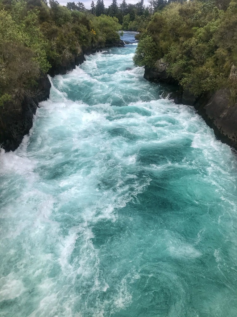 The mighty Huka Falls by happypat
