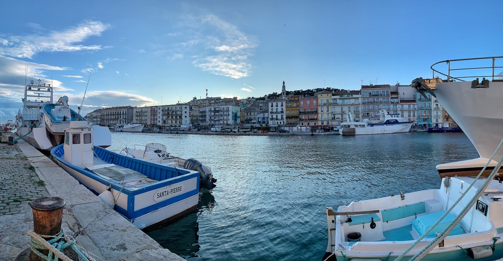 Harbor of Sète.  by cocobella