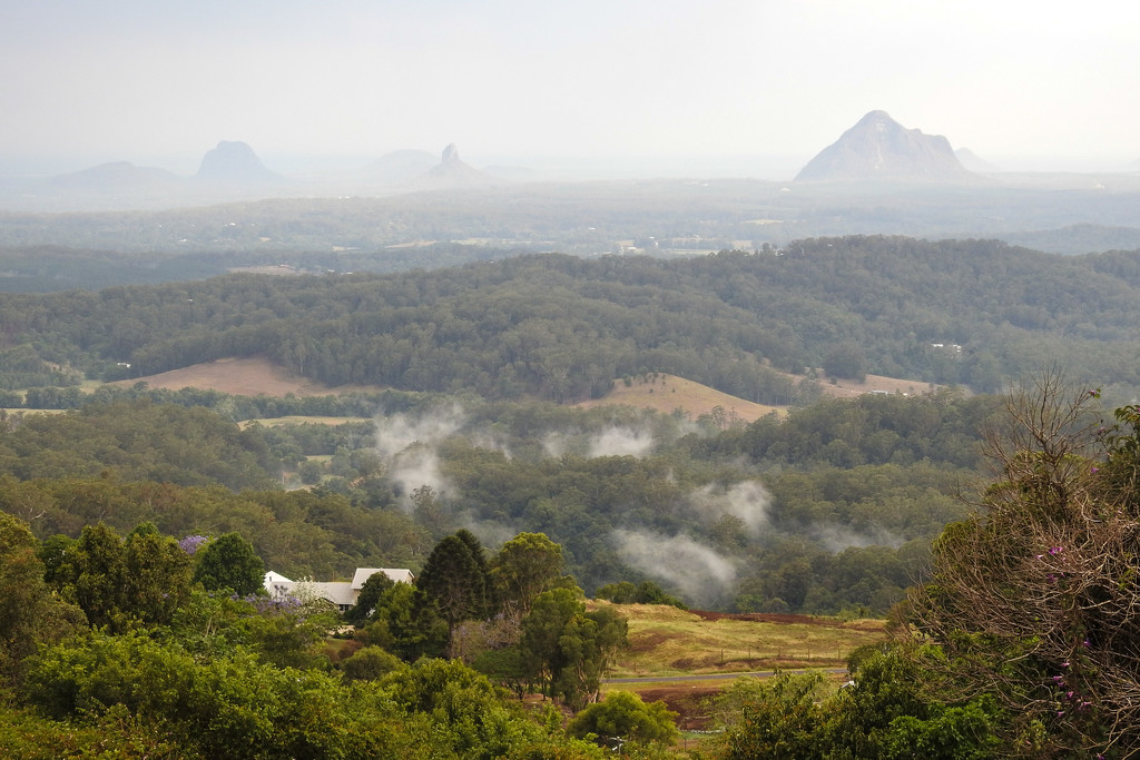 View from Mountain View Road, Maleny by jeneurell