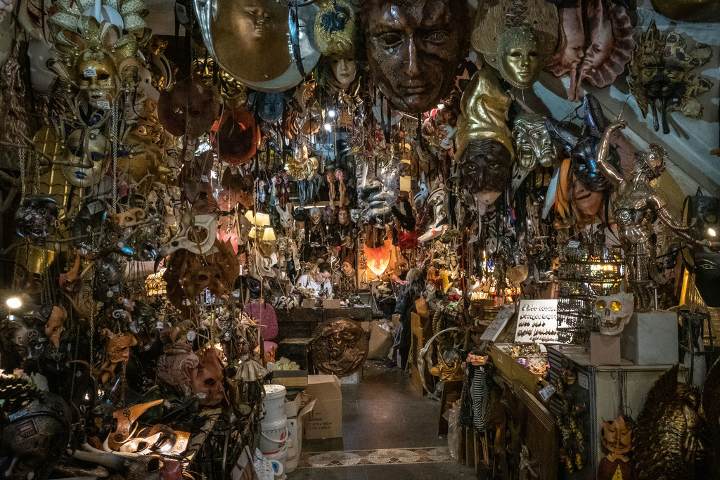 Venetian Mask-Making in Firenze by jyokota