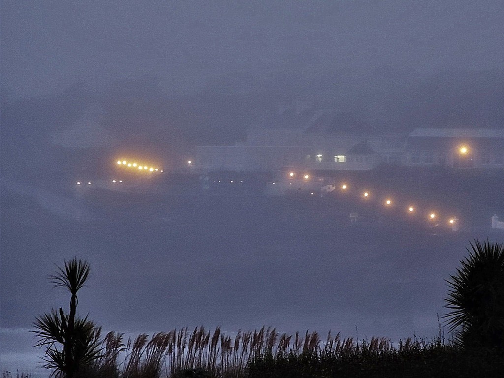 Morning fog by etienne