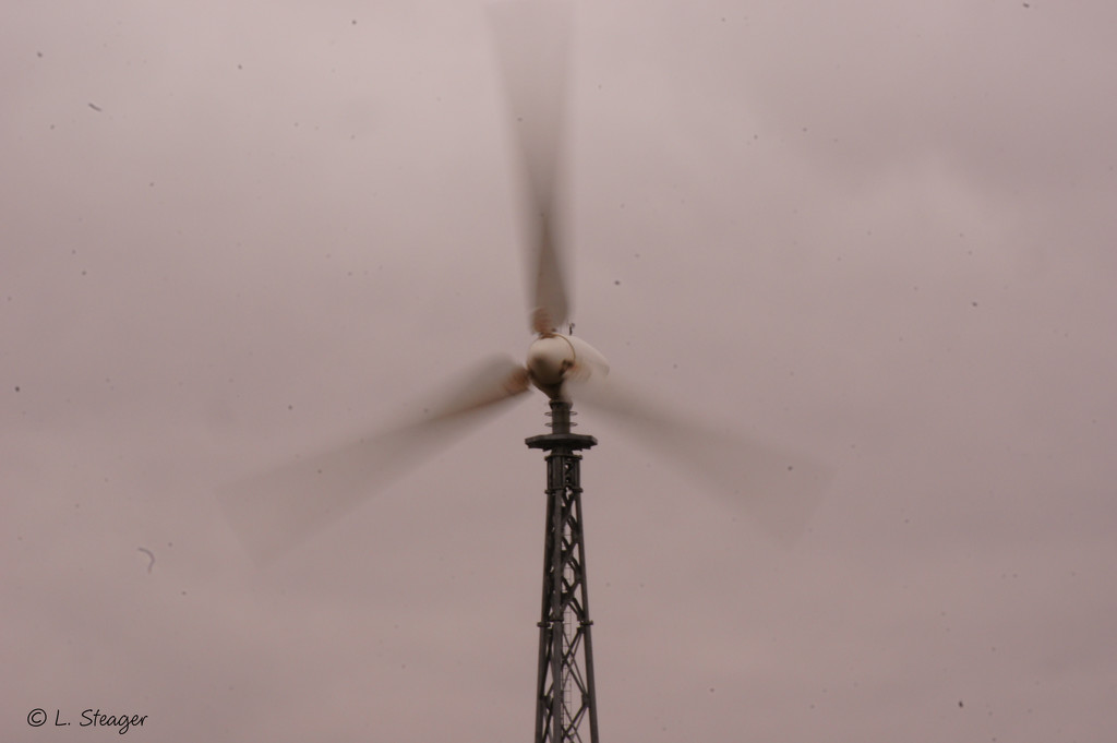 Wind turbine by larrysphotos