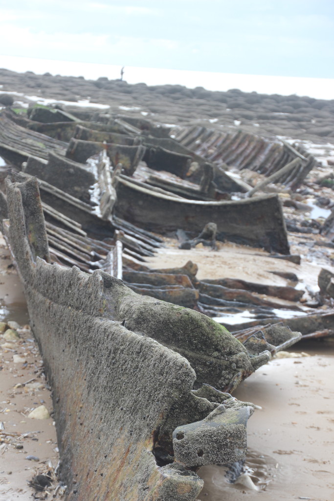 boat wreck Hunstanton by mariadarby