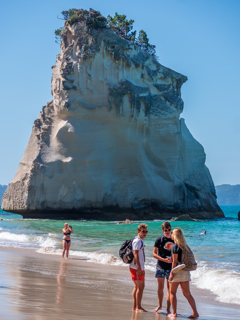 Hoards of Tourists at Cathedral Cove by yorkshirekiwi