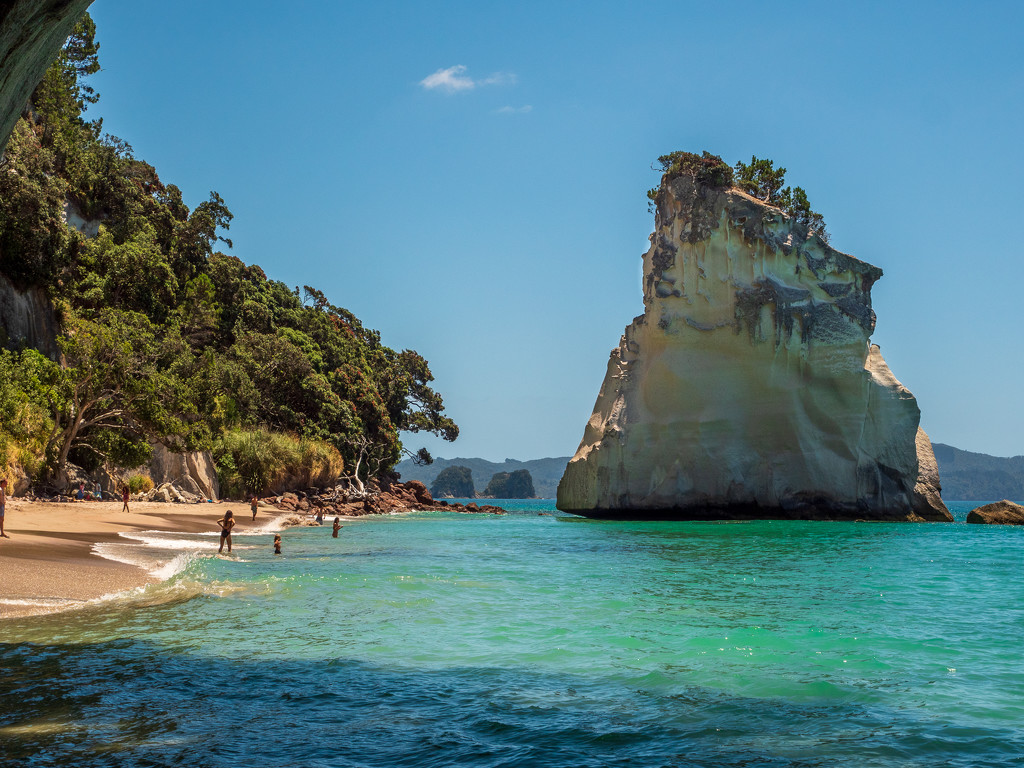 Cathedral Cove by yorkshirekiwi