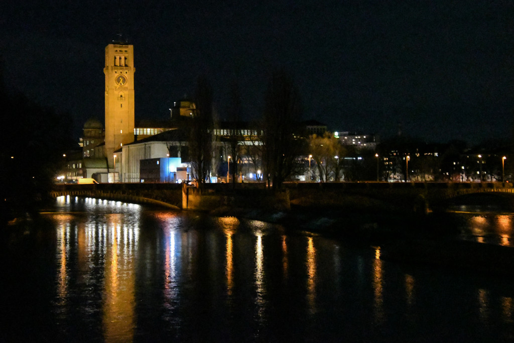 Munich at Night by kareenking