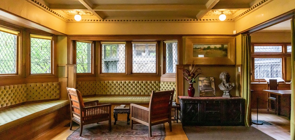 Frank Lloyd Wright Home, Living Room by jyokota