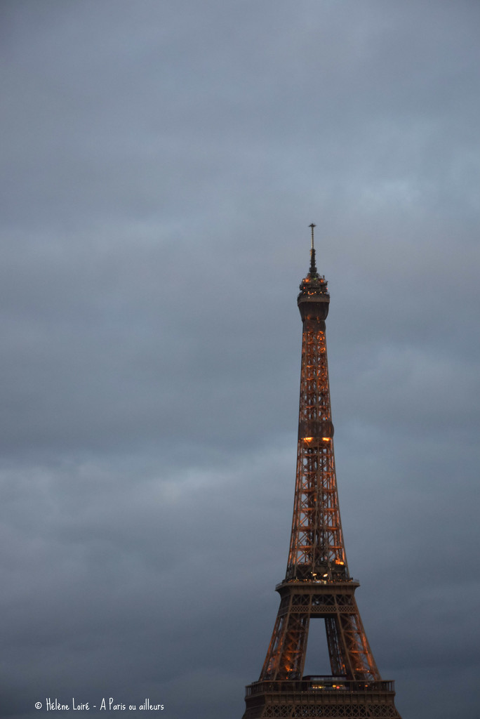 cloudy day in Paris  by parisouailleurs