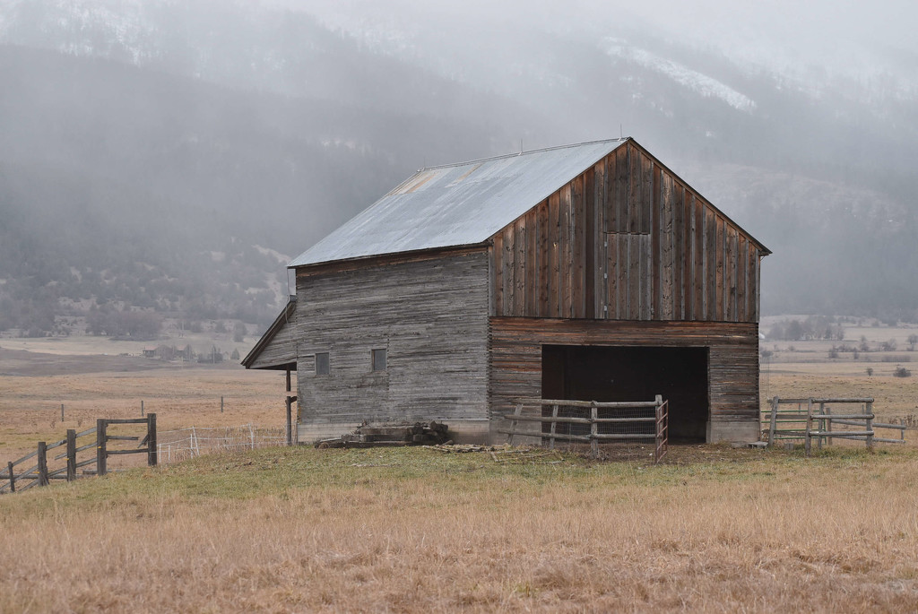 Rustic Barn by bjywamer