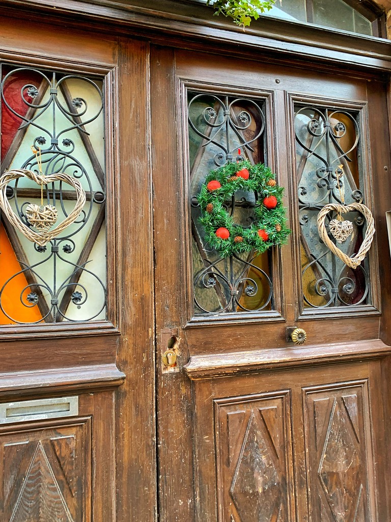 Hearts on doors.  by cocobella