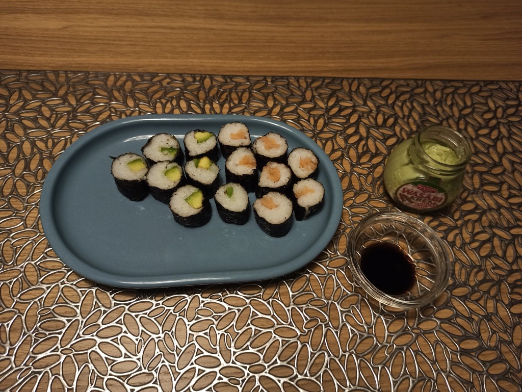 Sushi by gabis