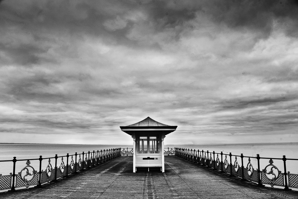 Swanage Pier by seanoneill