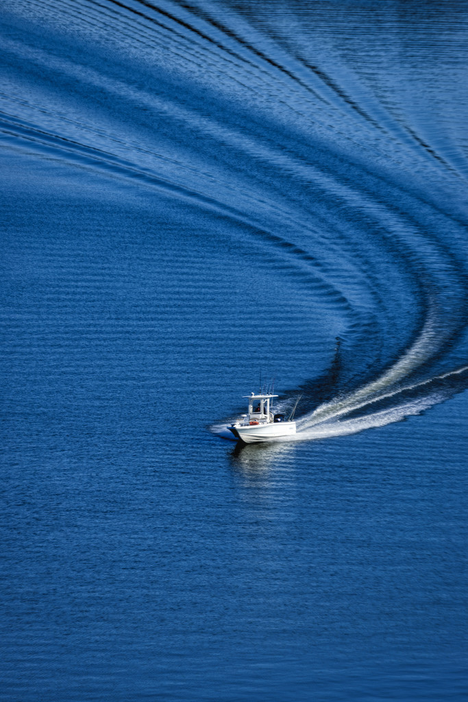 Fishing Boat on Lake Allatoona by kvphoto