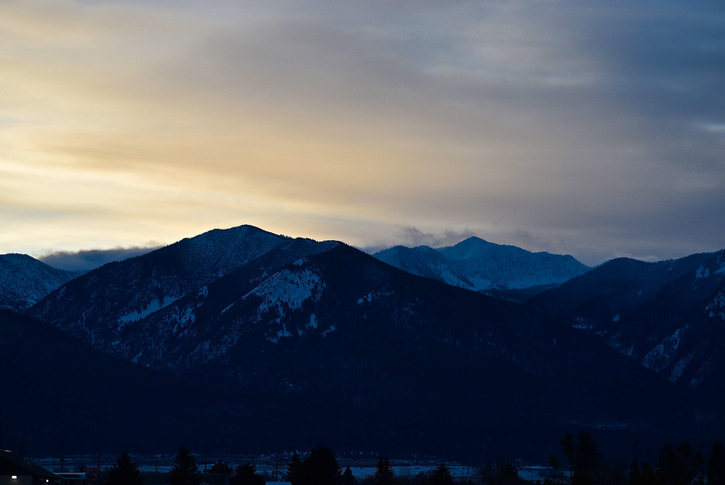 Early Morning Mountain View by bjywamer