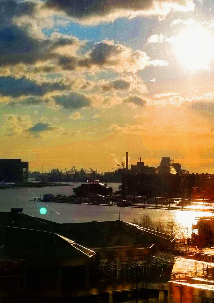 Sunrise on the Inner Harbor, Baltimore by tanda