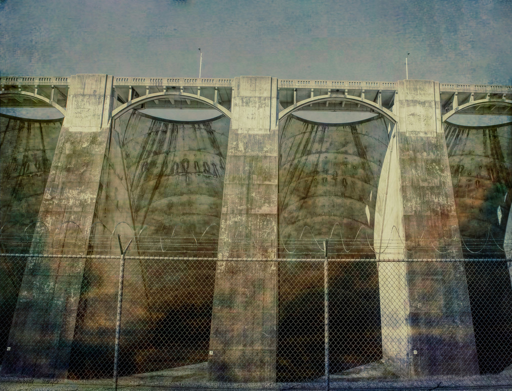 Pensacola Great River Dam  by samae