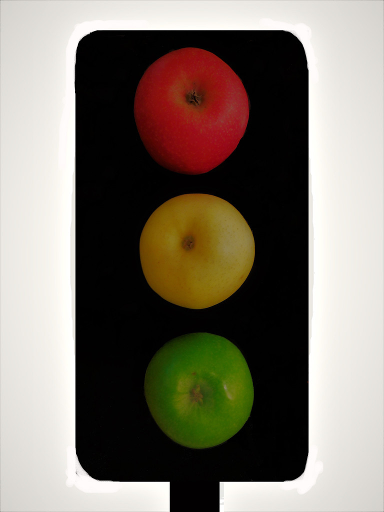 Please don't eat the traffic lights ! by etienne
