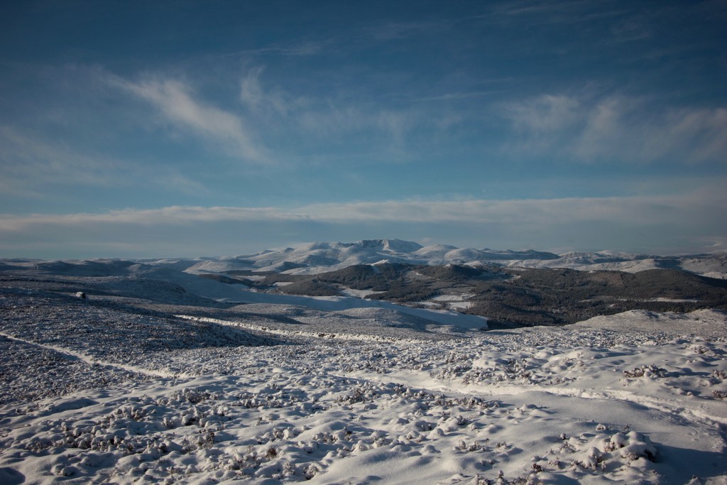 Lochnagar from Afar by jamibann