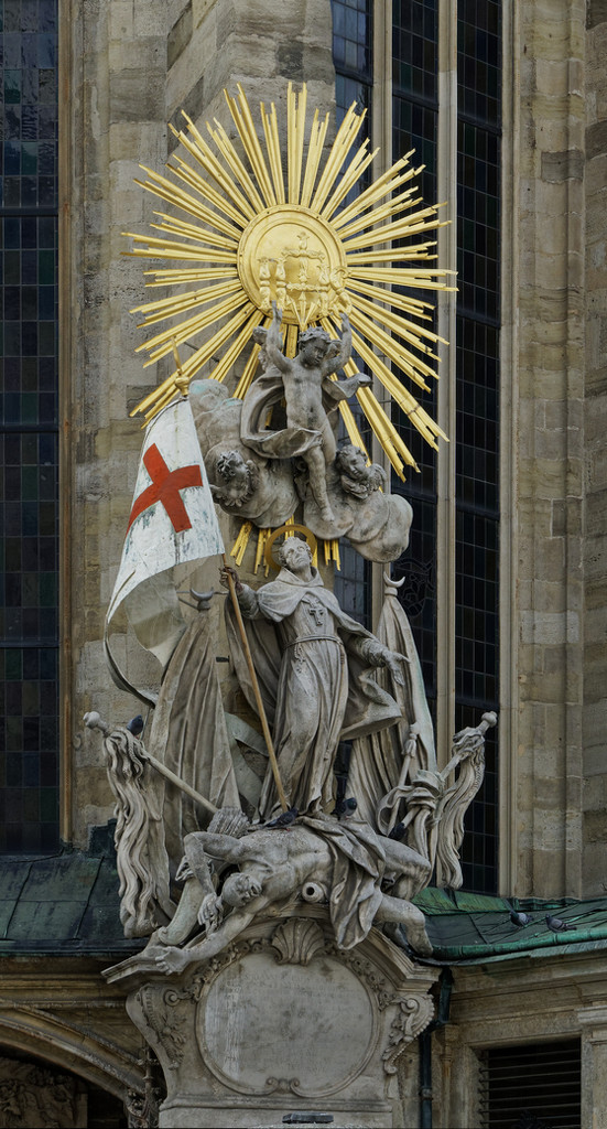 0129 - Statue outside Vienna Cathedral by bob65
