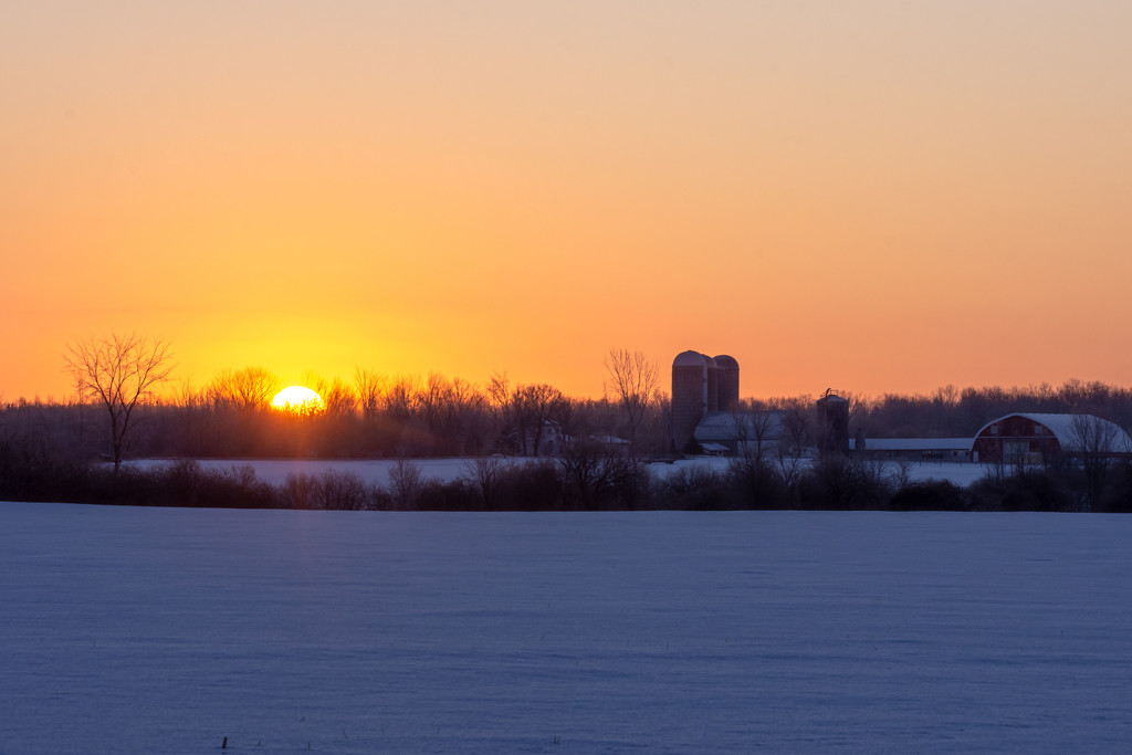Glengarry Sunrise by farmreporter