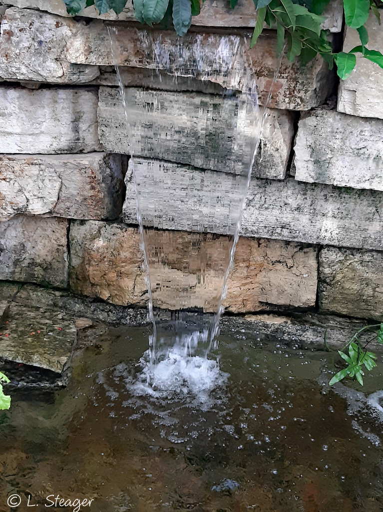 Clean waterfall fountain by larrysphotos