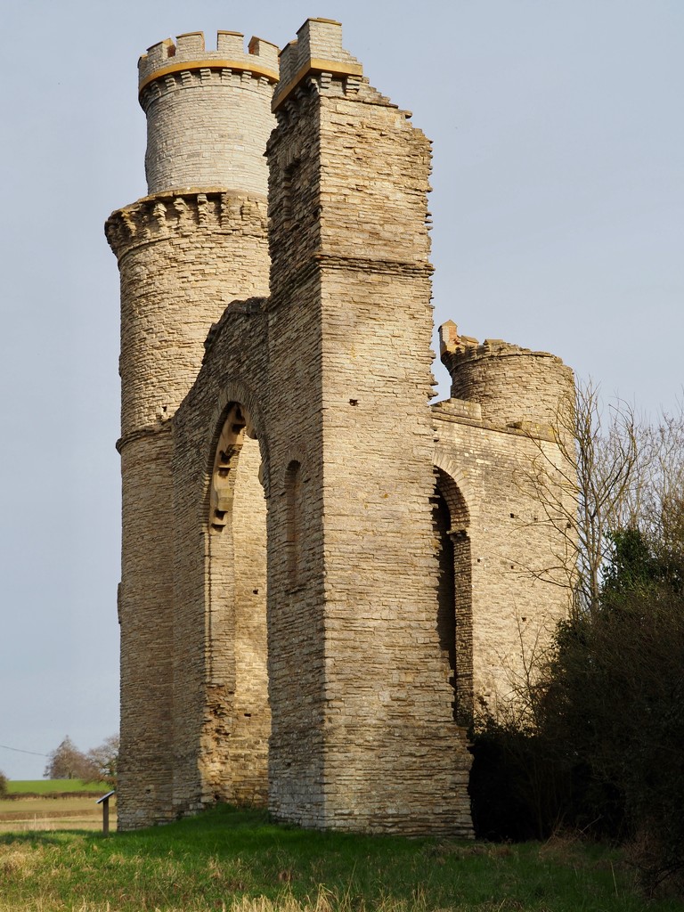 Dunstall Castle  by rosie00