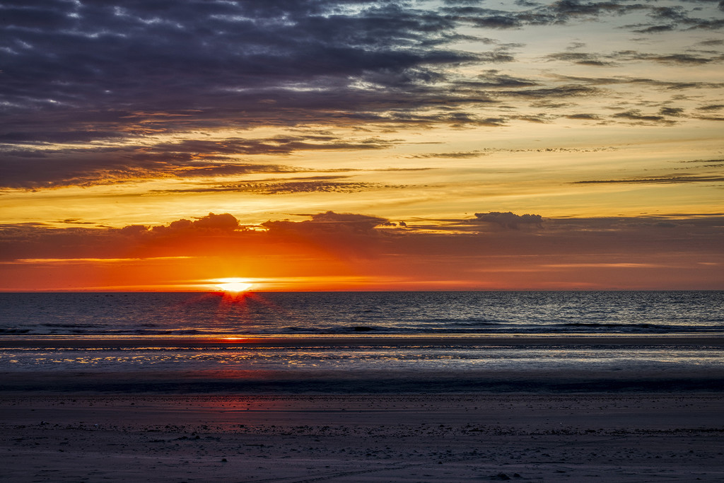Atlantic Ocean Sunrise by kvphoto
