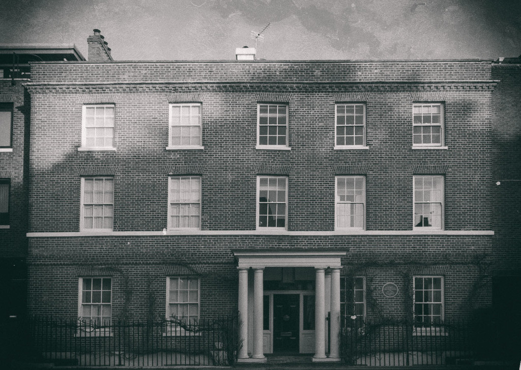 Hogarth House, Richmond by rumpelstiltskin