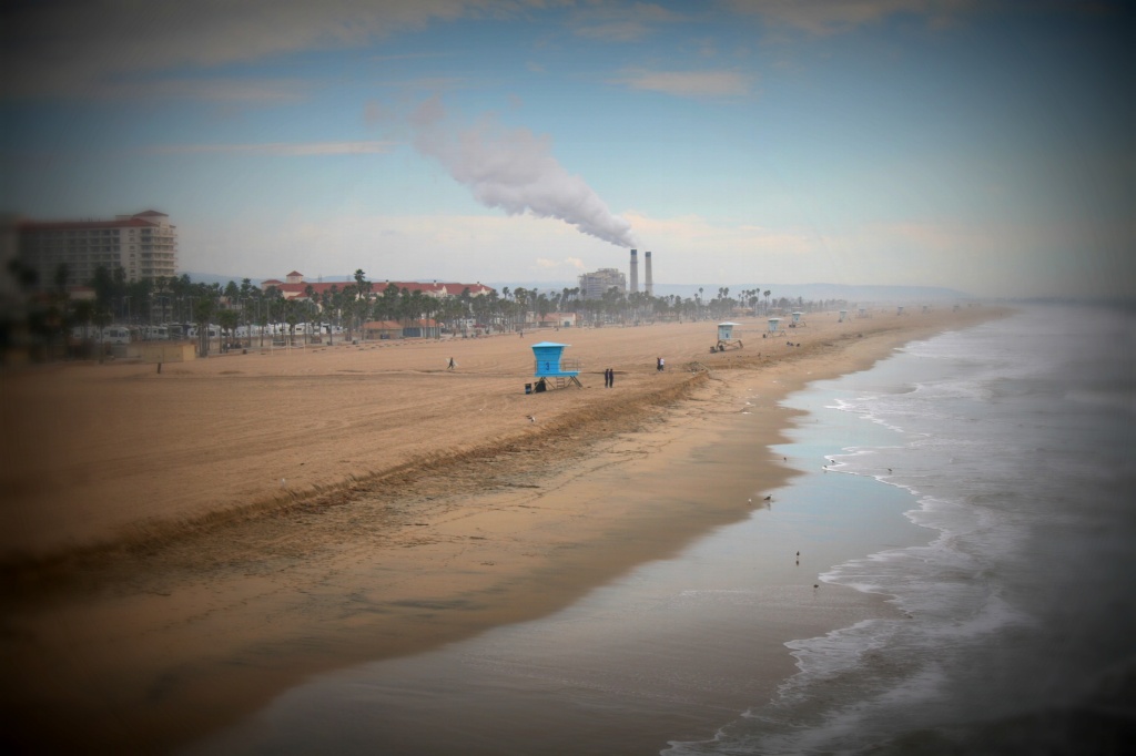 Huntington Beach in the Winter by kerristephens