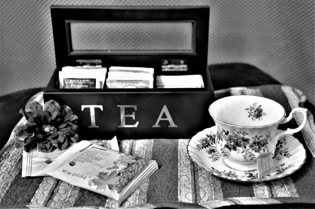 Tea Time by chejja