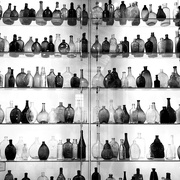 25th Feb 2020 - Davidson-Gerson Gallery of Glass | Black & White