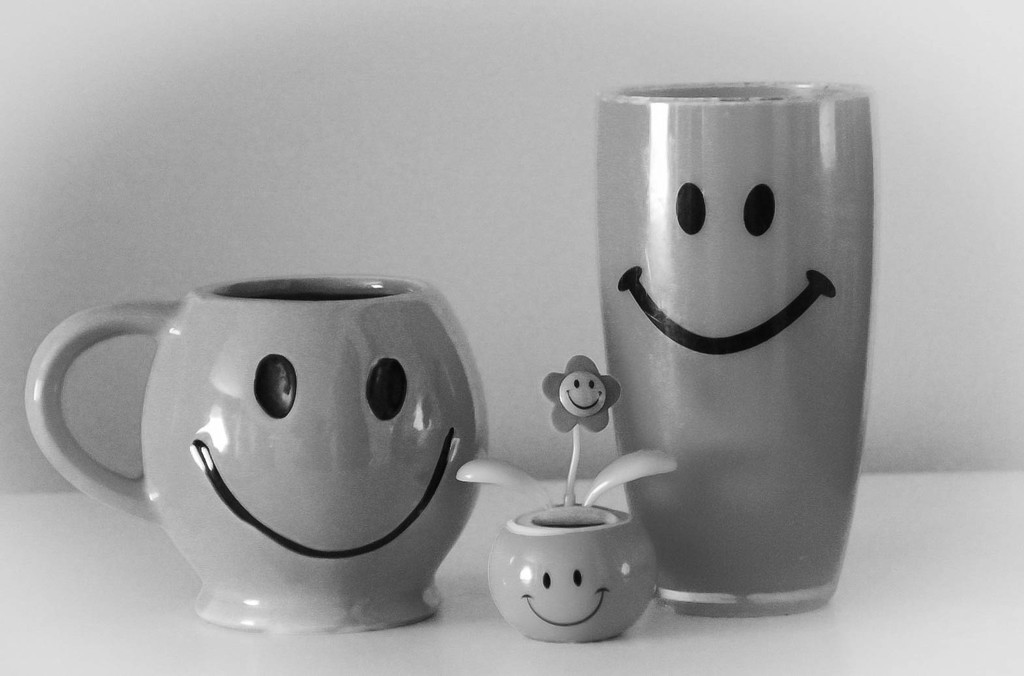 High key Smiley Cup and family by mittens