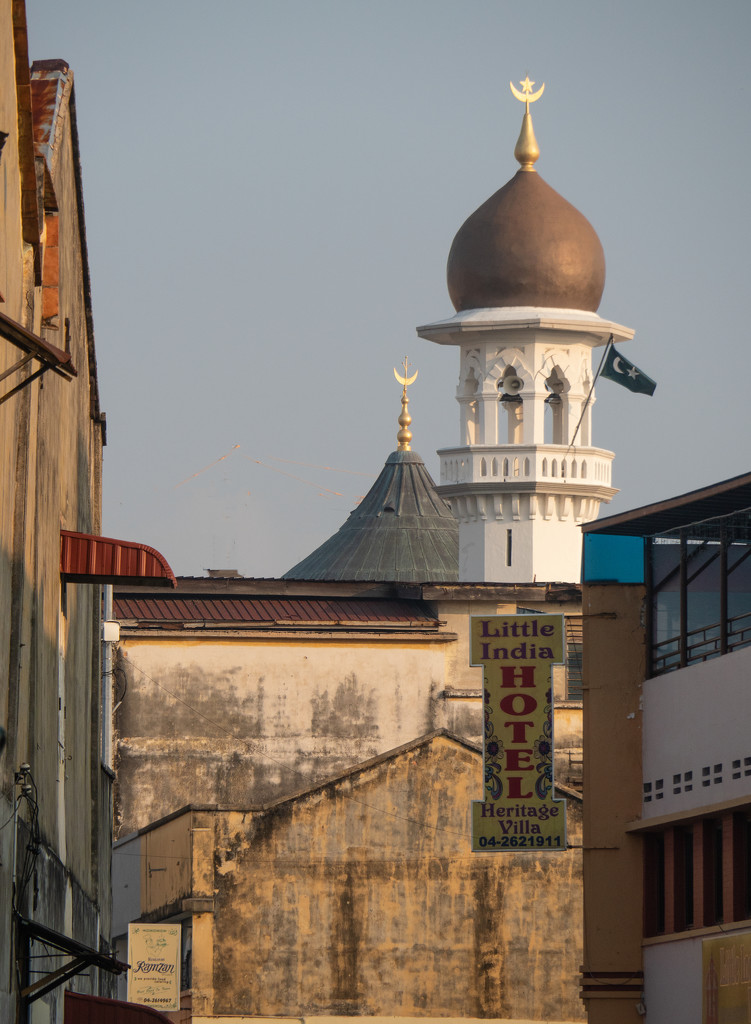 Chulia Street Mosque by ianjb21