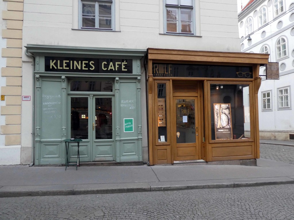 Vienna's Smallest Coffee House by cmp