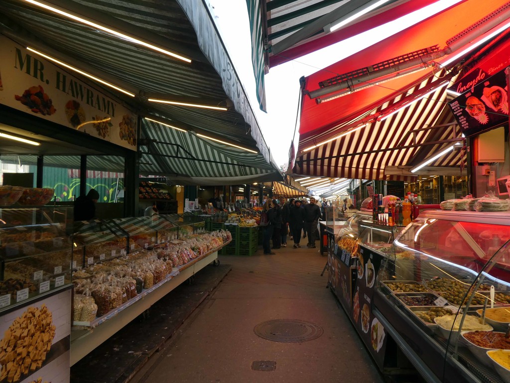 Vienna Naschmarkt by cmp