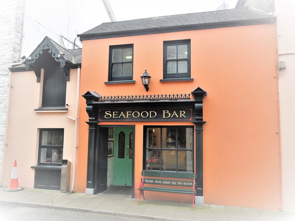 Clonakilty Main Street : the orange Seafood Bar by etienne