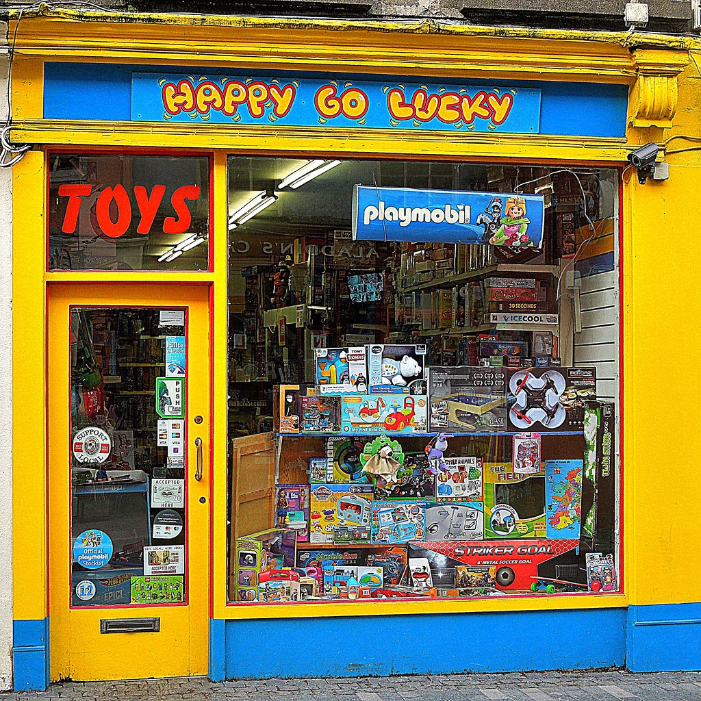 Clonakilty Main Street : the yellow and blue Toy Shop by etienne