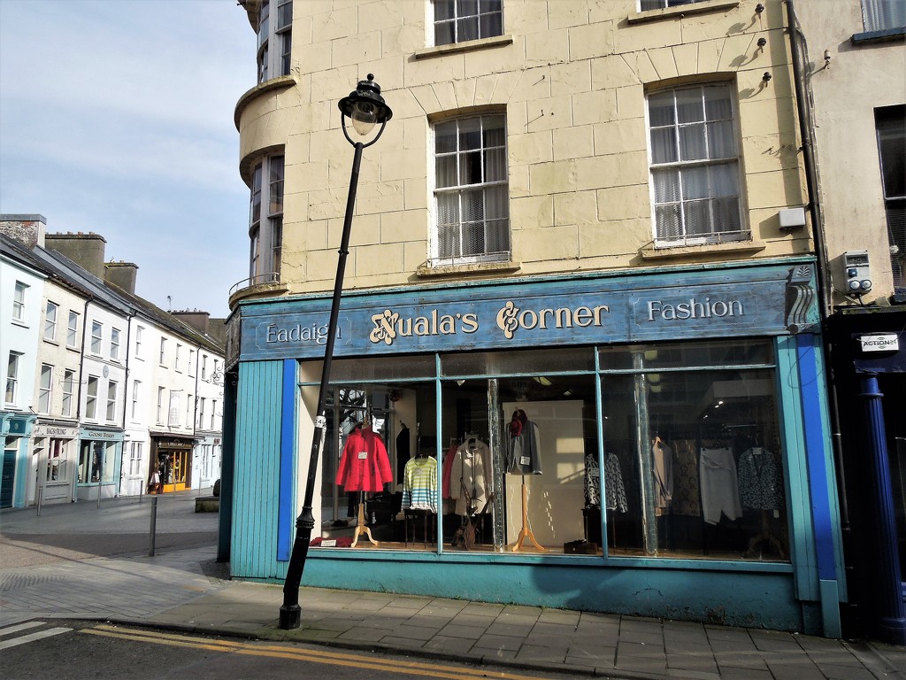 Clonakilty Main Street : the blue Fashion Shop by etienne