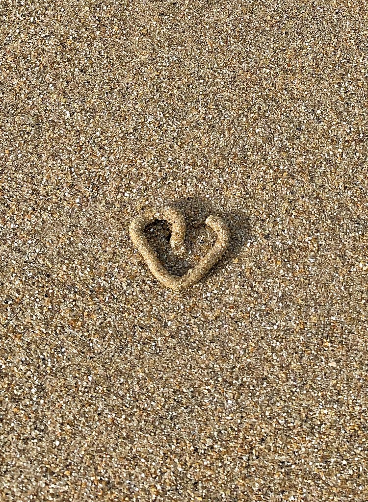 Heart of sand.  by cocobella