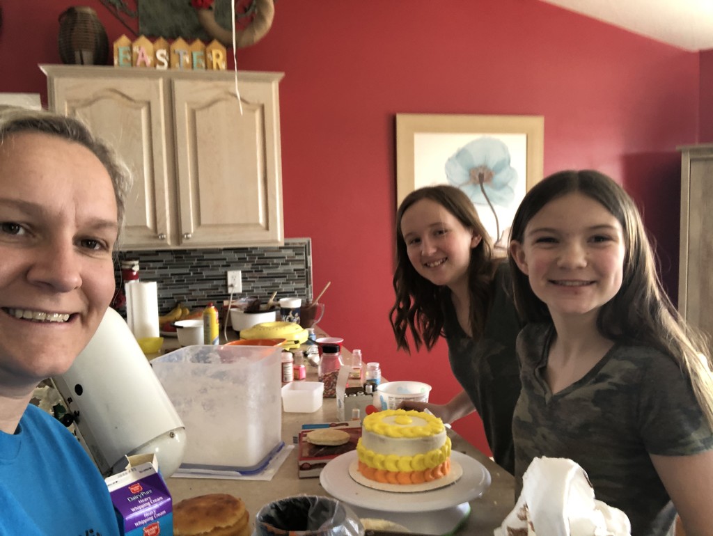 Cake decorating with the White’s by allisonichristensenyahoocom