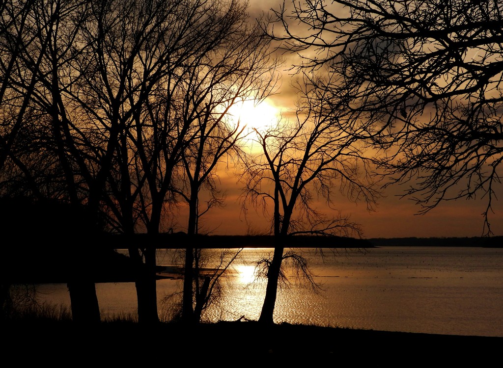 Lake Sunset by lynnz