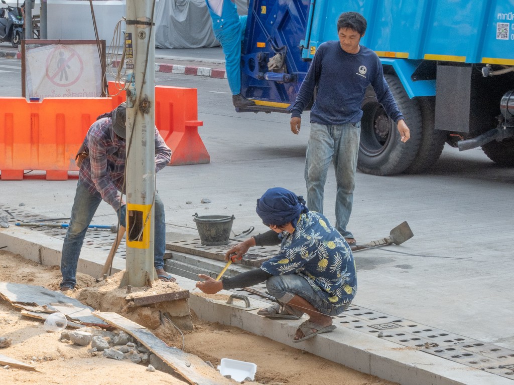 Beach Road Works by lumpiniman