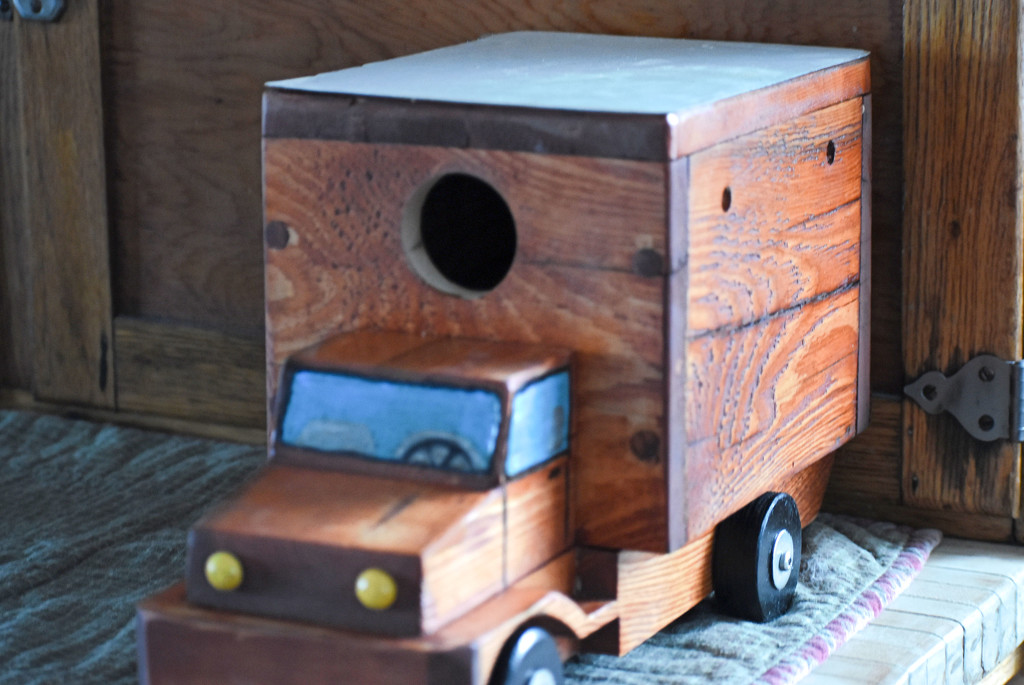 Box Truck Birdhouse by bjywamer