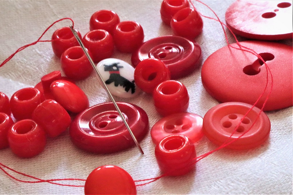 RED 2 Buttons + Scotty by sandradavies