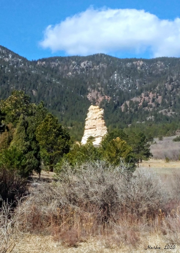 Monument Rock by harbie