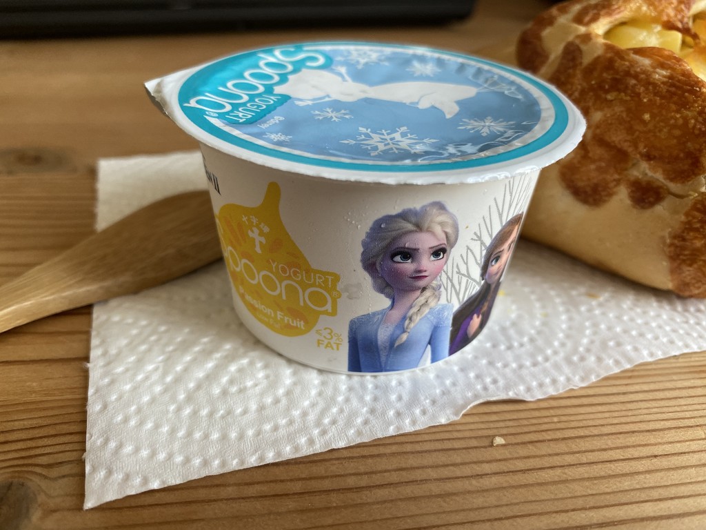 “Frozen” Yogurt by chuwini
